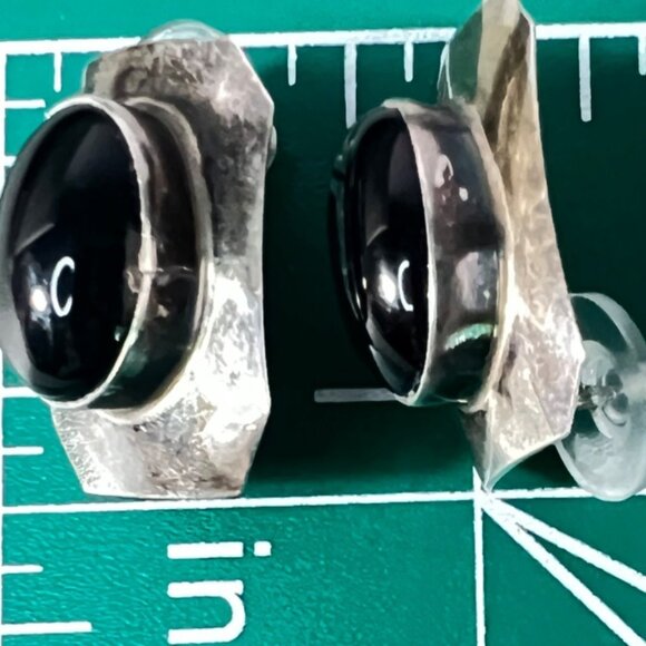 Vtg 925 Silver Onyx Post Earrings Artisan Handcrafted Marked AW MCM Southwestern - Picture 4 of 10